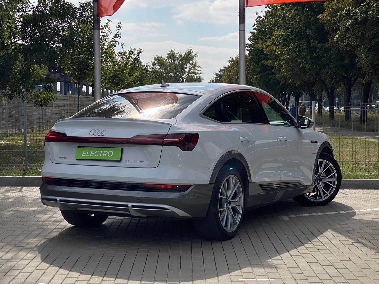 Audi e-tron Sportback - фото 6