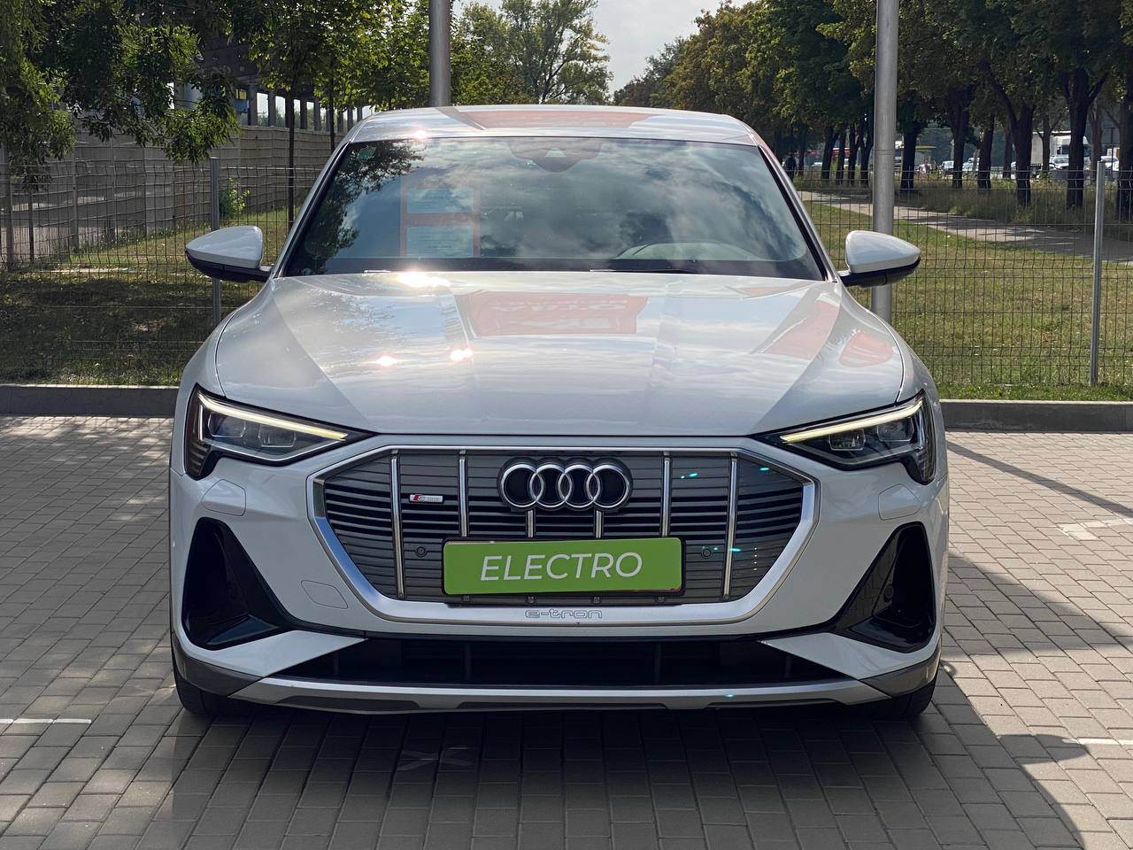 Audi e-tron Sportback - фото 2
