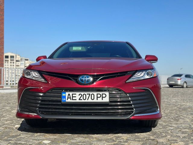 Toyota Camry - фото 3