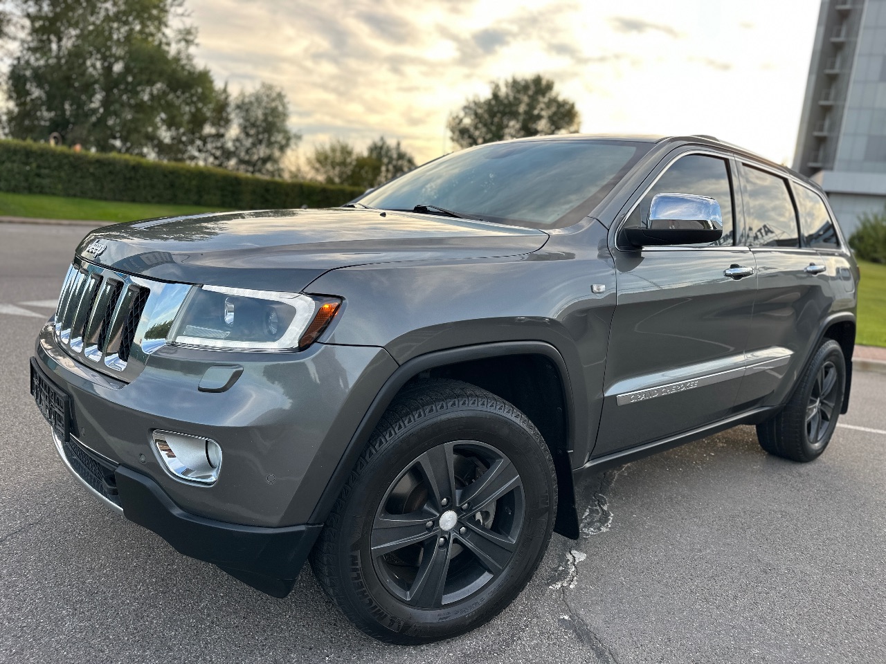 Jeep Grand Cherokee - фото 8