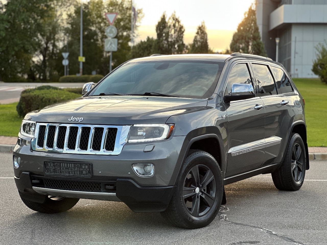 Jeep Grand Cherokee - фото 10