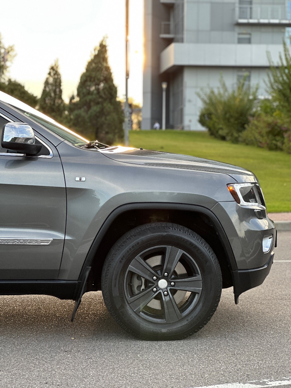 Jeep Grand Cherokee - фото 13