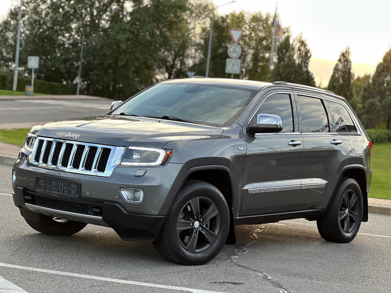 Jeep Grand Cherokee - фото 9