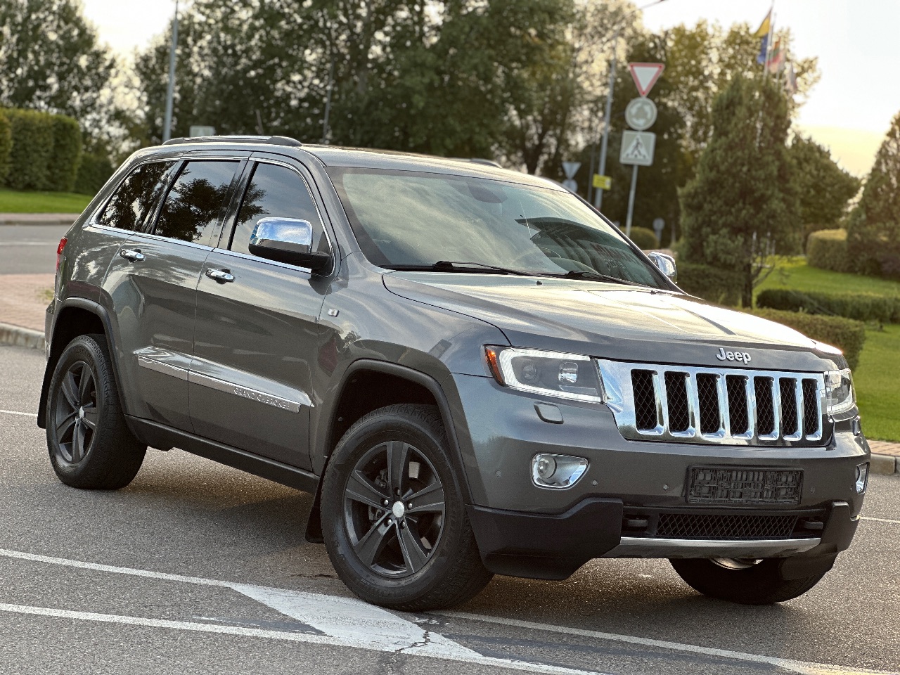 Jeep Grand Cherokee - фото 1