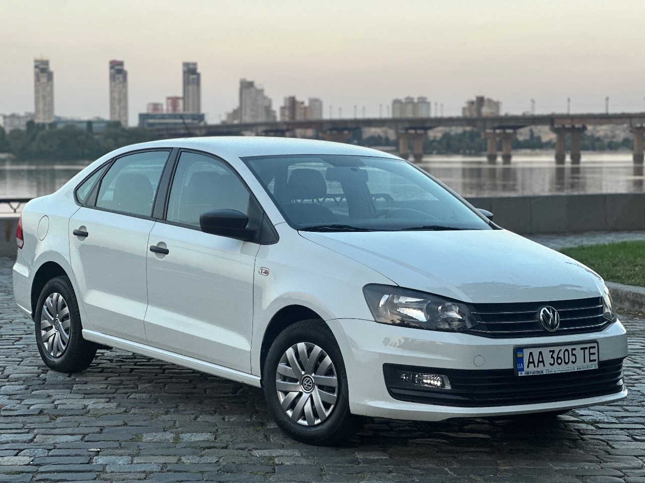 Volkswagen Polo - фото 4