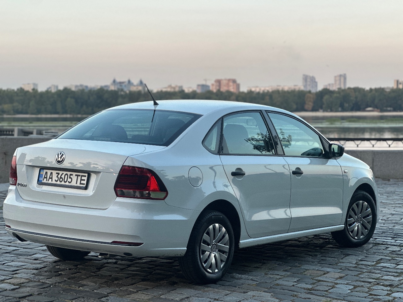 Volkswagen Polo - фото 11