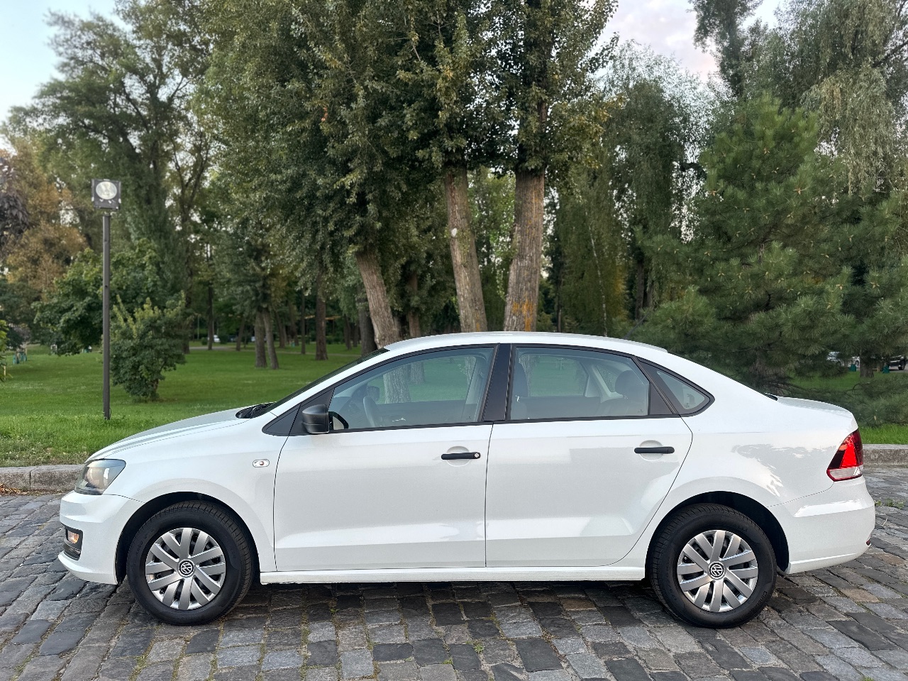 Volkswagen Polo - фото 8