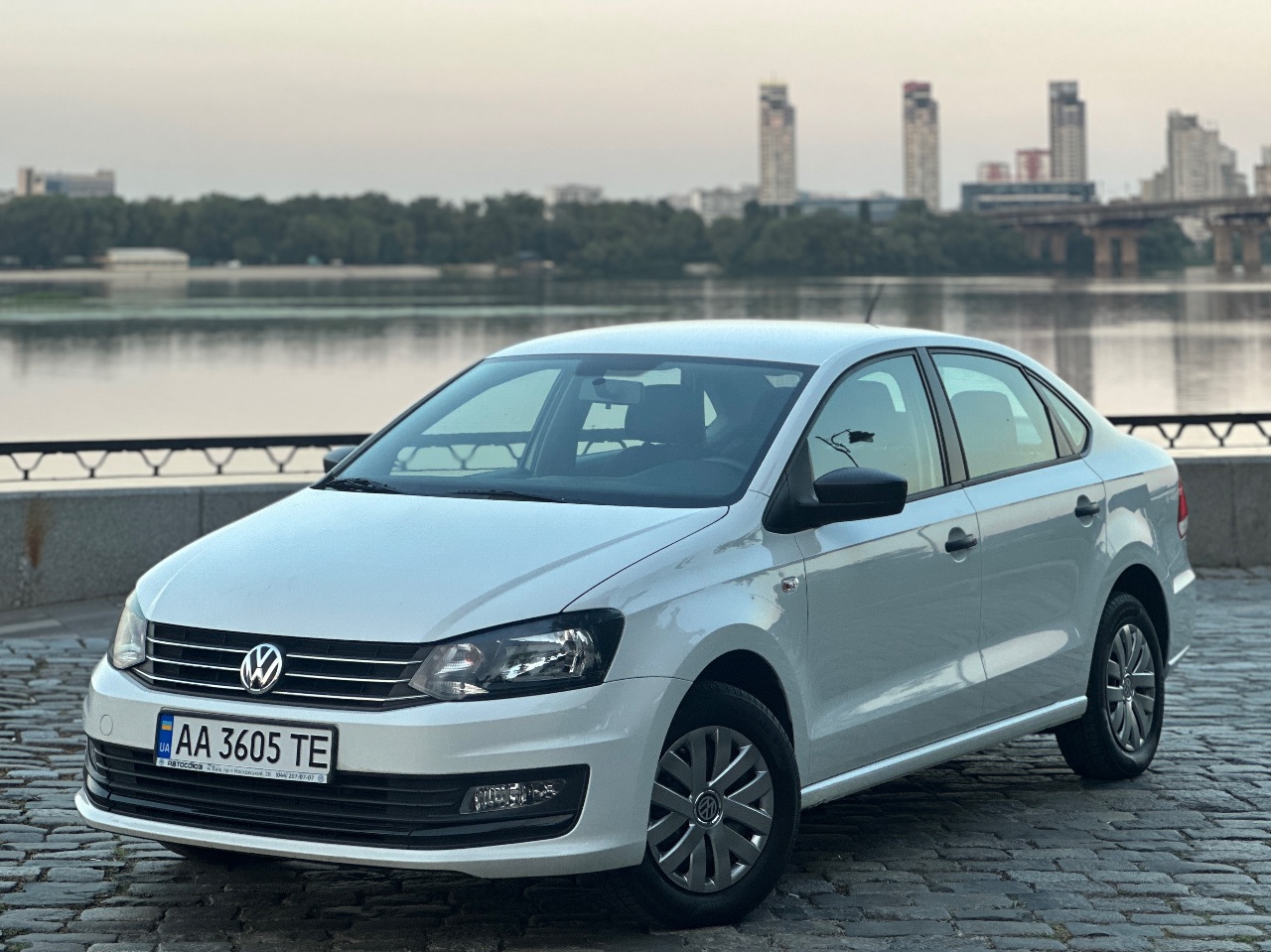 Volkswagen Polo - фото 1