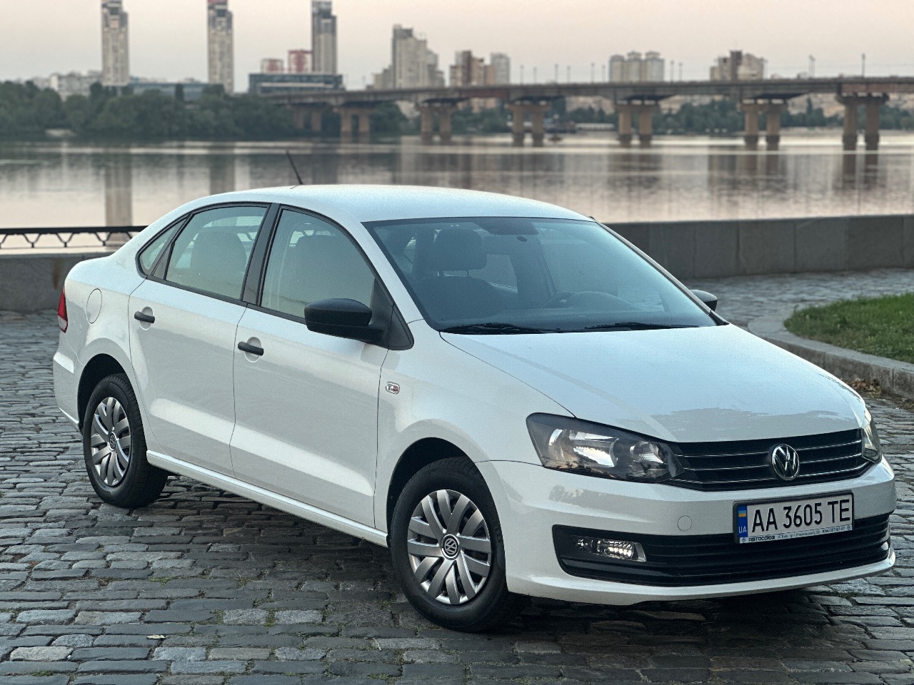 Volkswagen Polo - фото 6