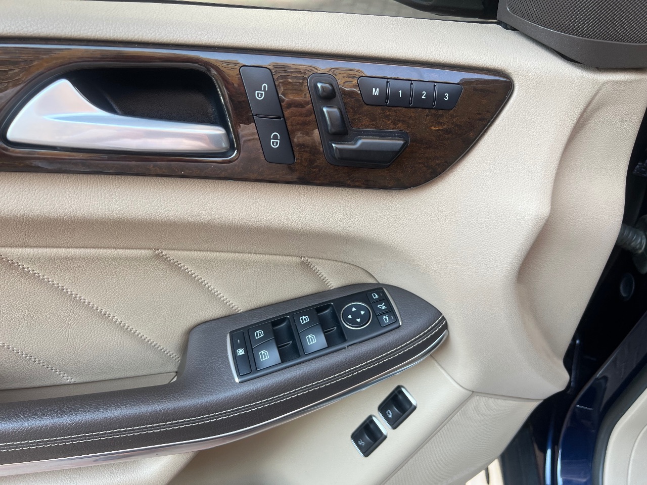 Mercedes-Benz GL-Класс - фото 24