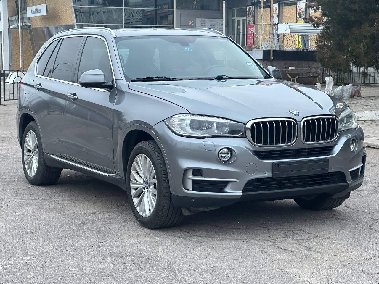BMW X5 - фото 1