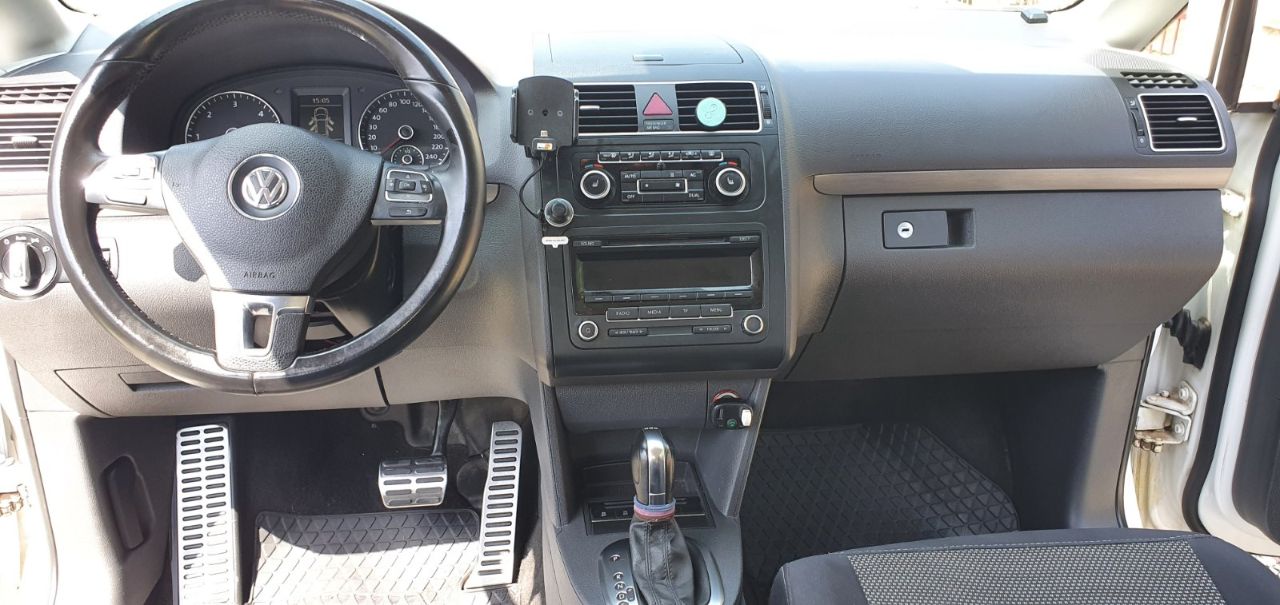 Volkswagen Touran - фото 2