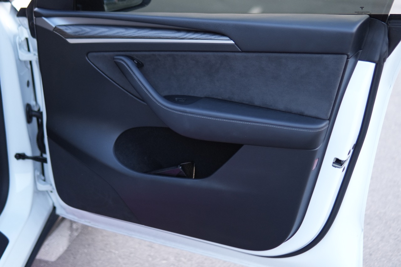 Tesla Model Y - фото 9