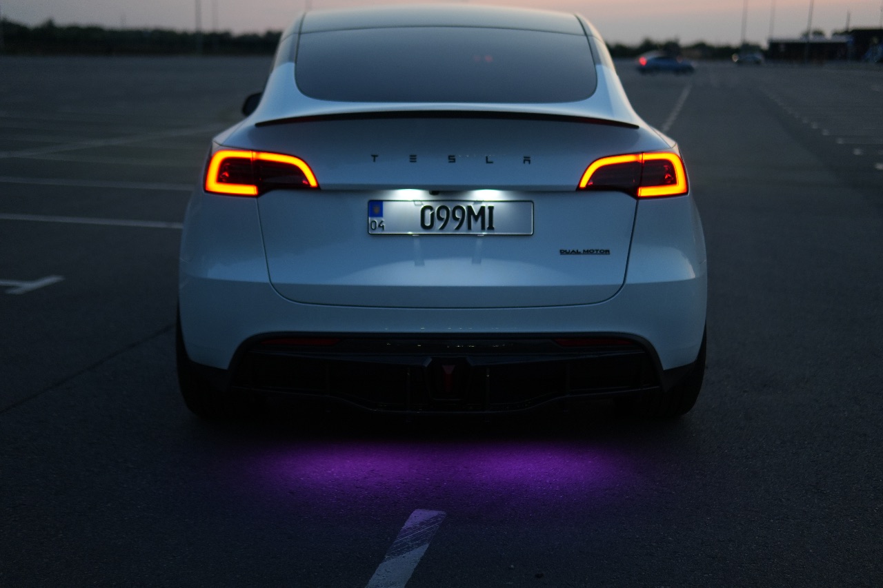 Tesla Model Y - фото 2