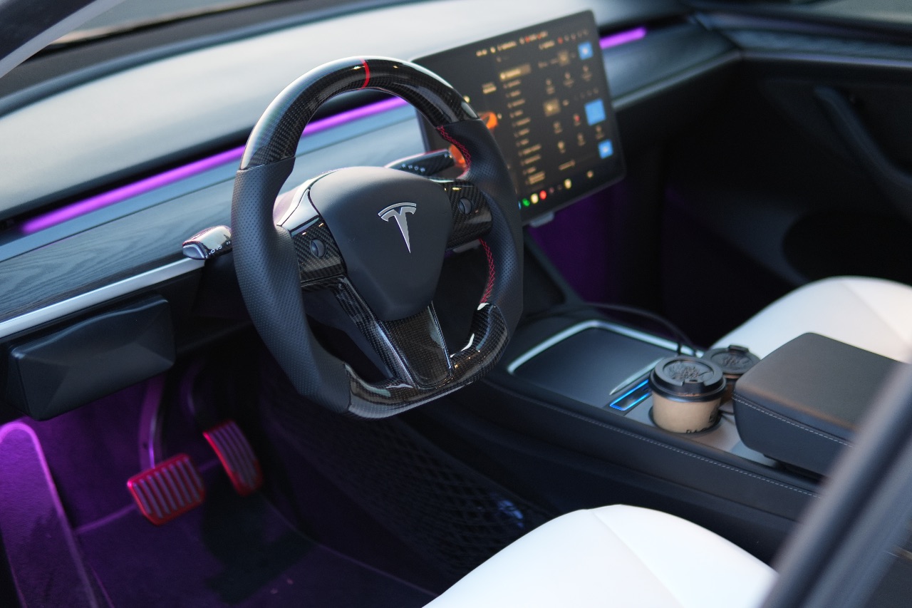 Tesla Model Y - фото 3