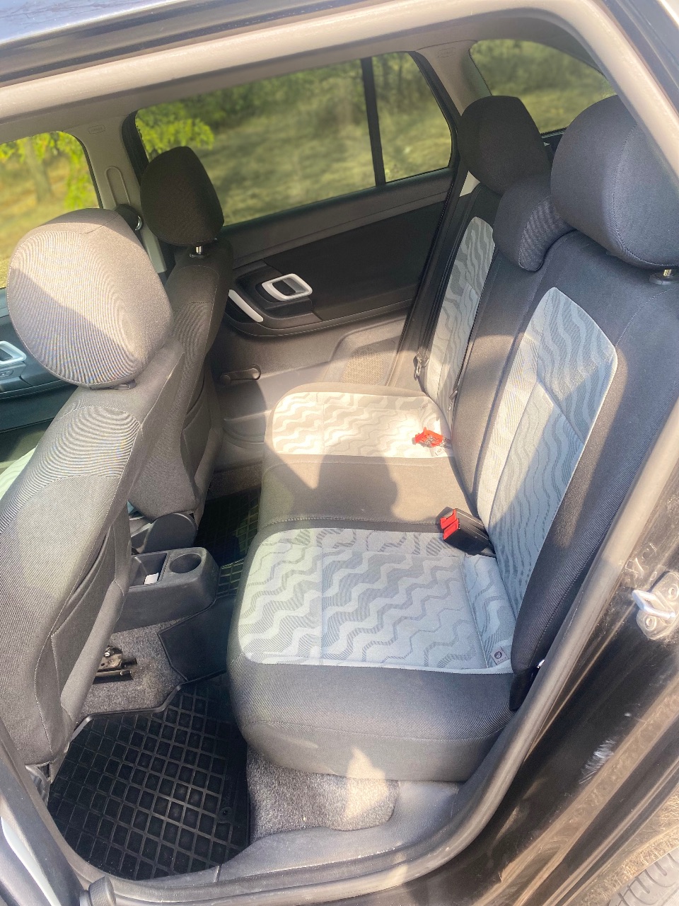 Skoda Fabia - фото 11