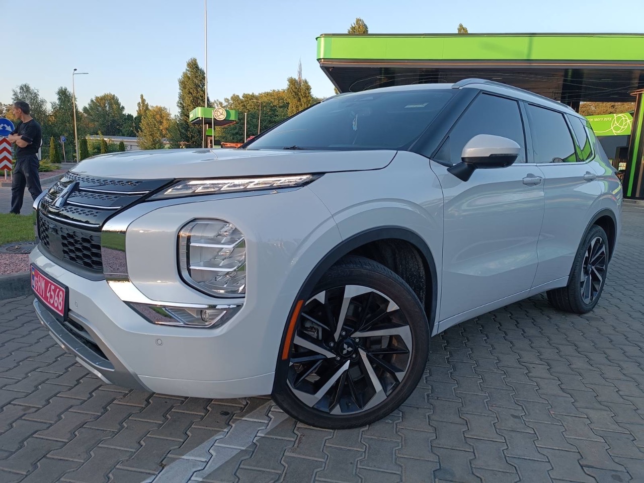 Mitsubishi Outlander - фото 4