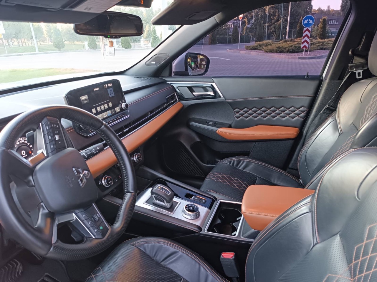 Mitsubishi Outlander - фото 18