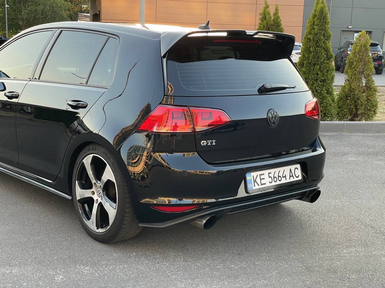 Volkswagen Golf GTI - фото 2