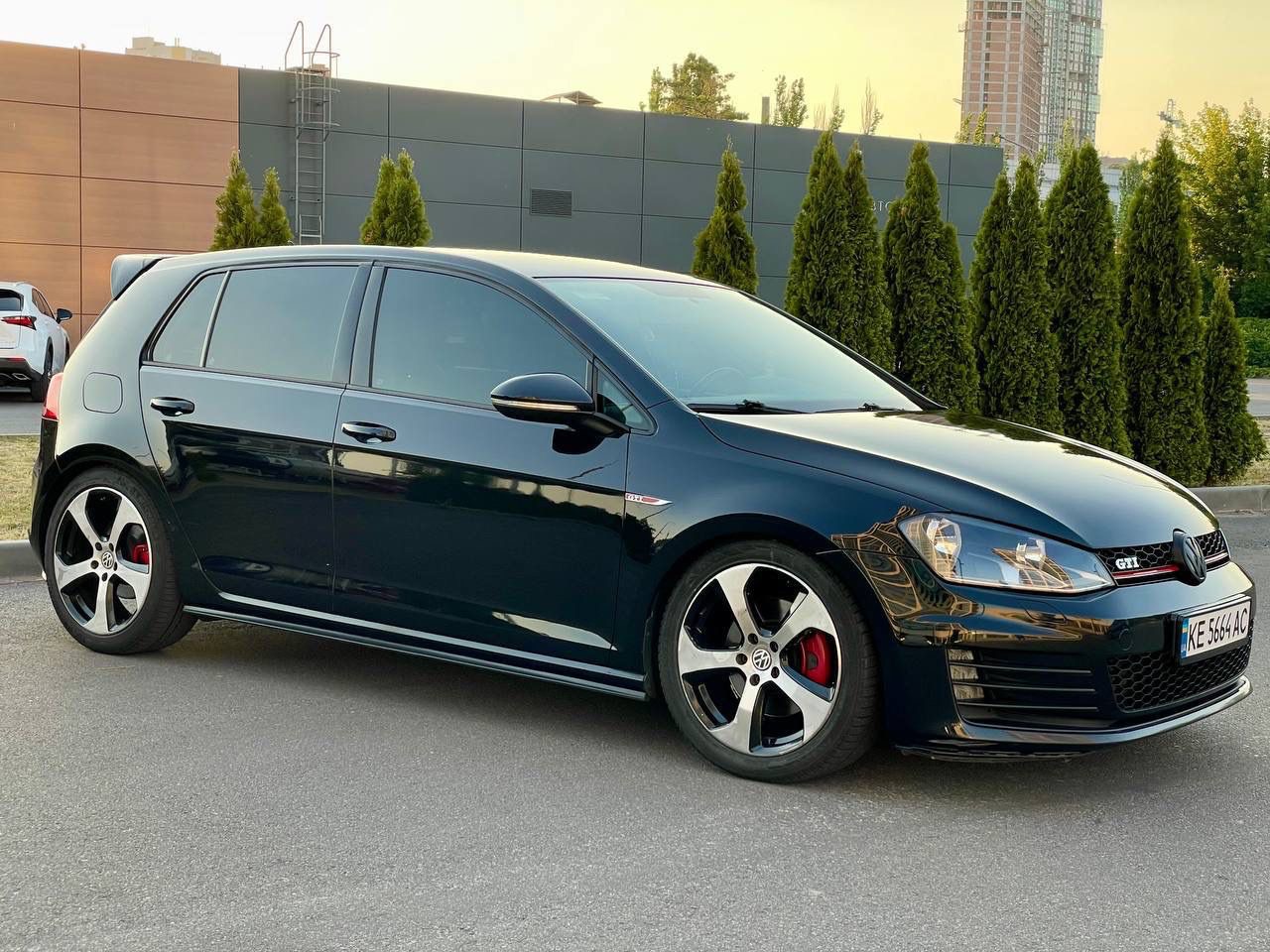 Volkswagen Golf GTI - фото 1