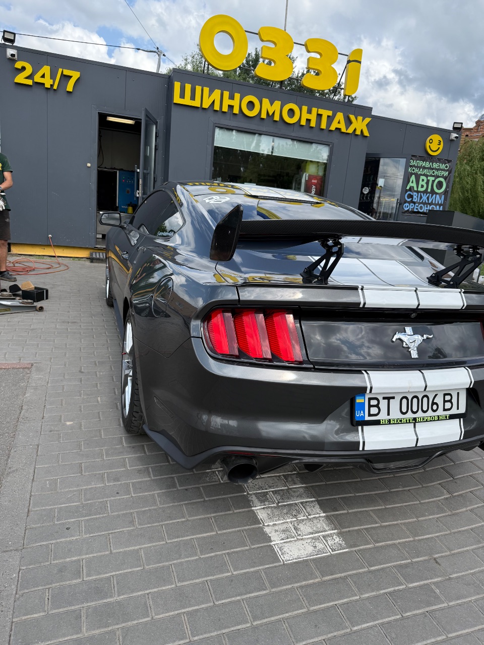 Ford Mustang - фото 1