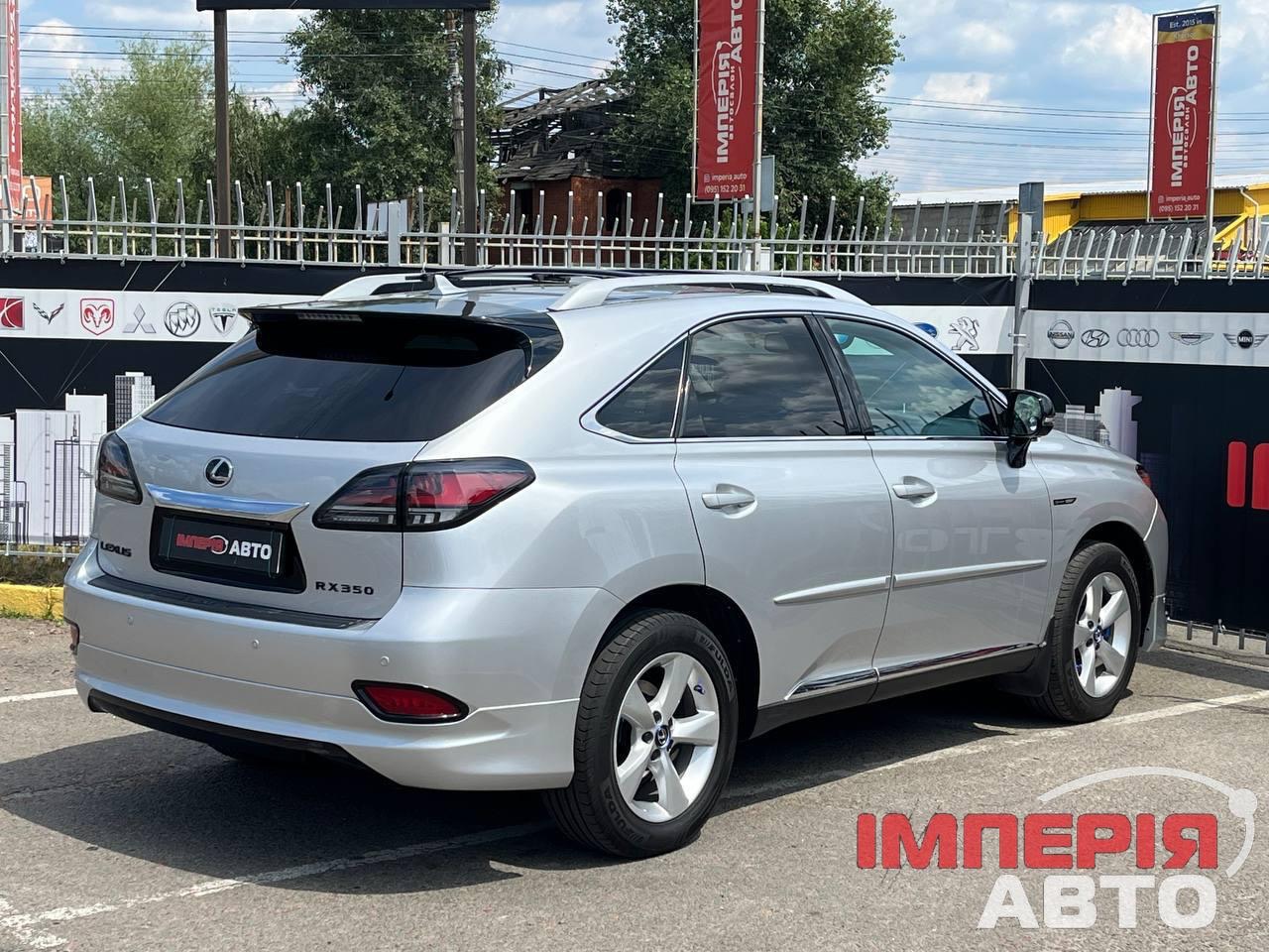 Lexus RX - фото 7