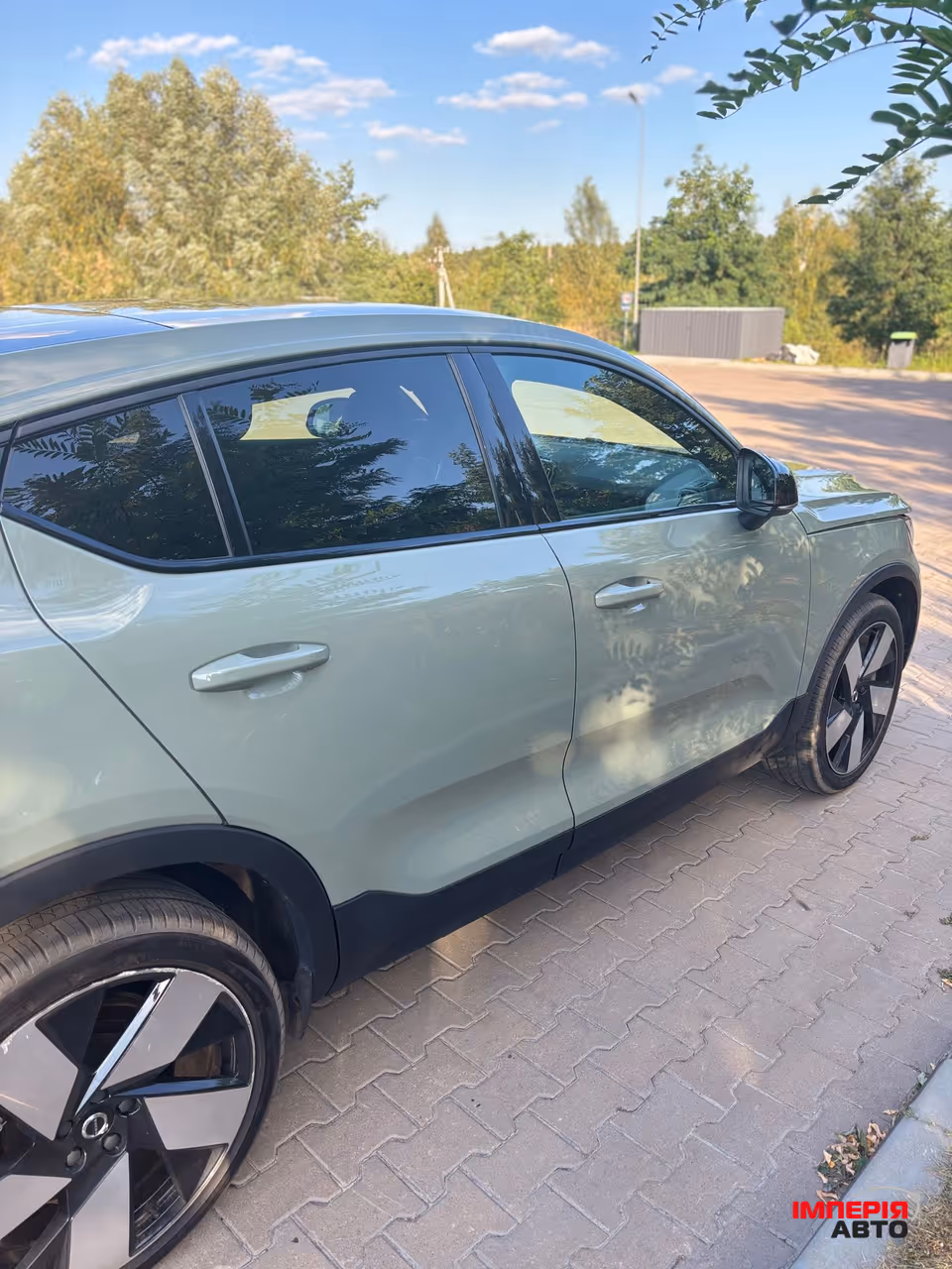 Volvo C40 - фото 3