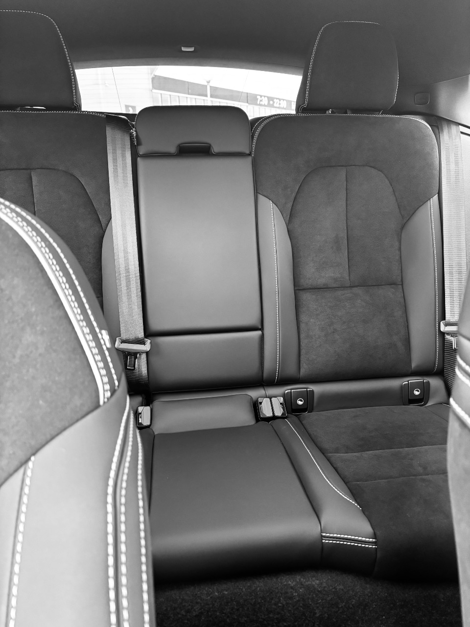 Volvo C40 - фото 7