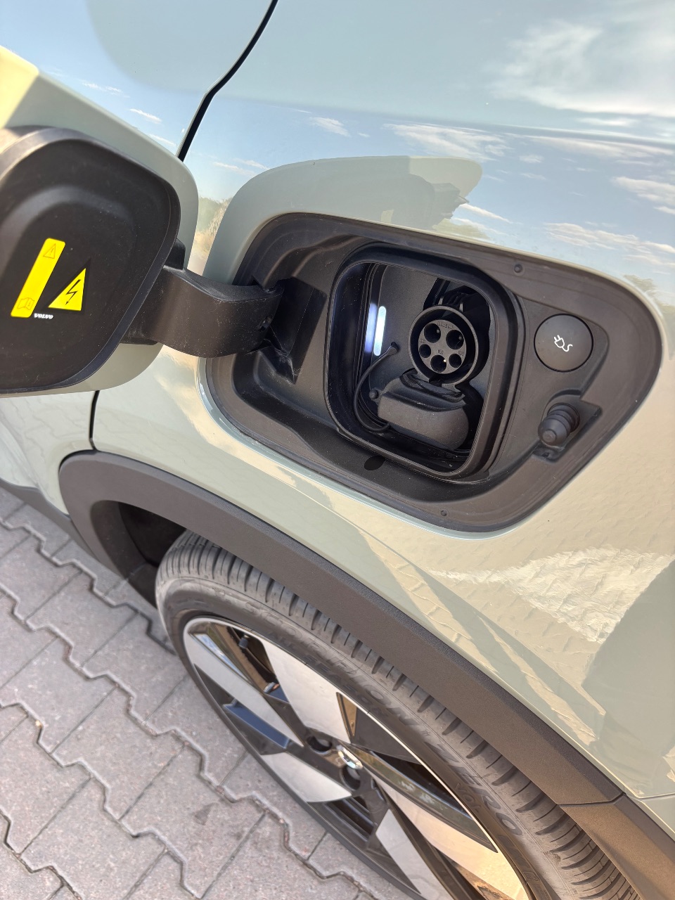 Volvo C40 - фото 13