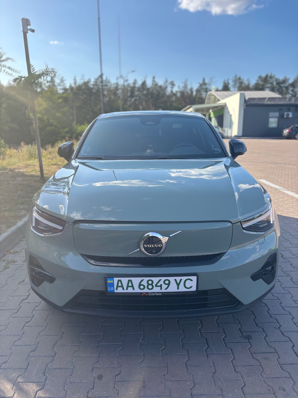 Volvo C40 - фото 1