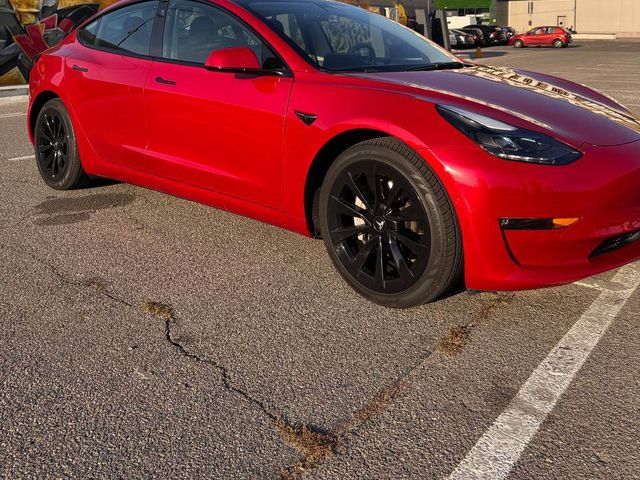 Tesla Model 3 - фото 2