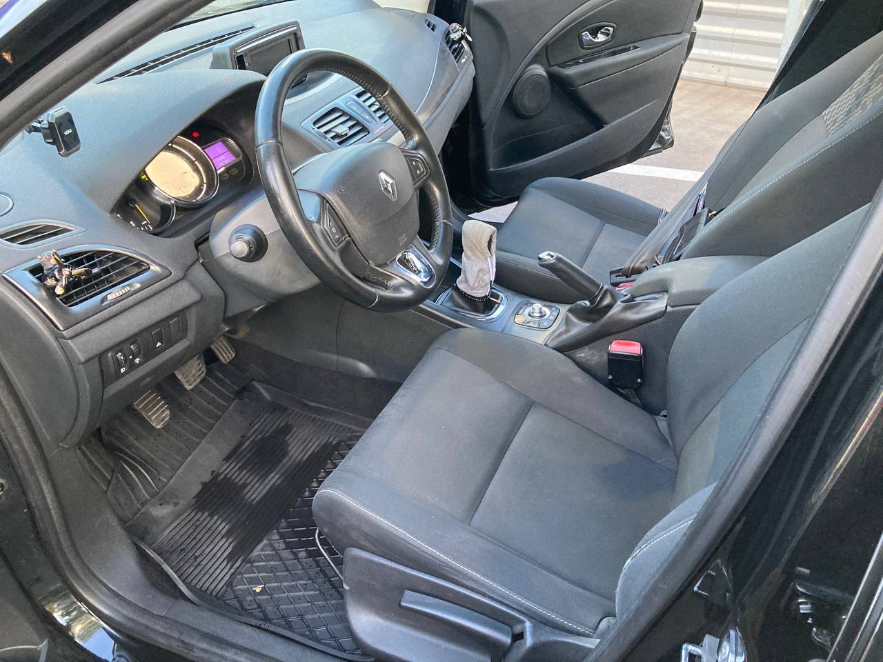 Renault Megane - фото 15