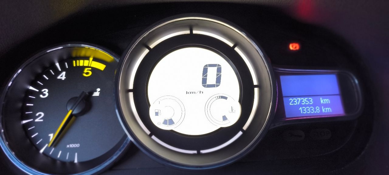 Renault Megane - фото 19