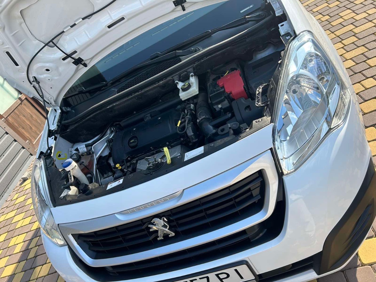 Peugeot Partner - фото 10