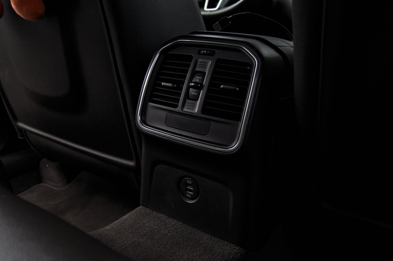 Porsche Macan - фото 16