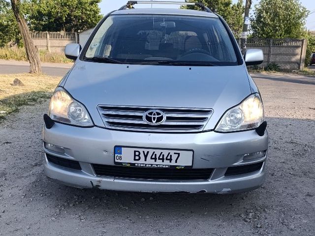 Toyota Avensis Verso - зображення 2