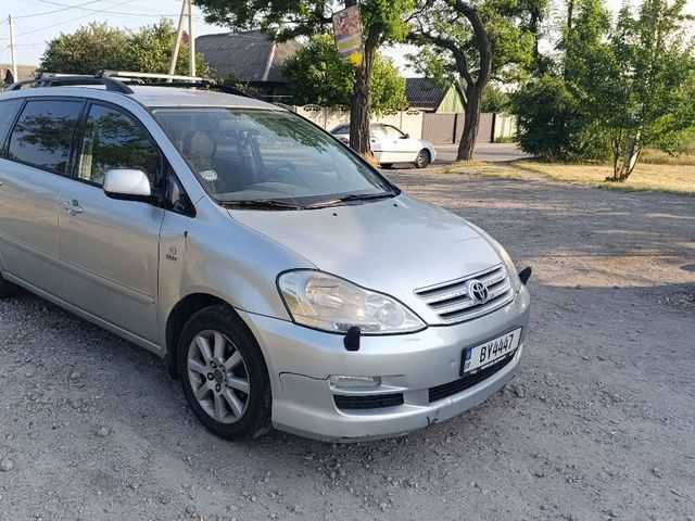 Toyota Avensis Verso - зображення 5