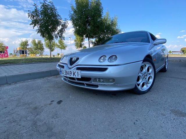 Alfa Romeo GTV - фото 3
