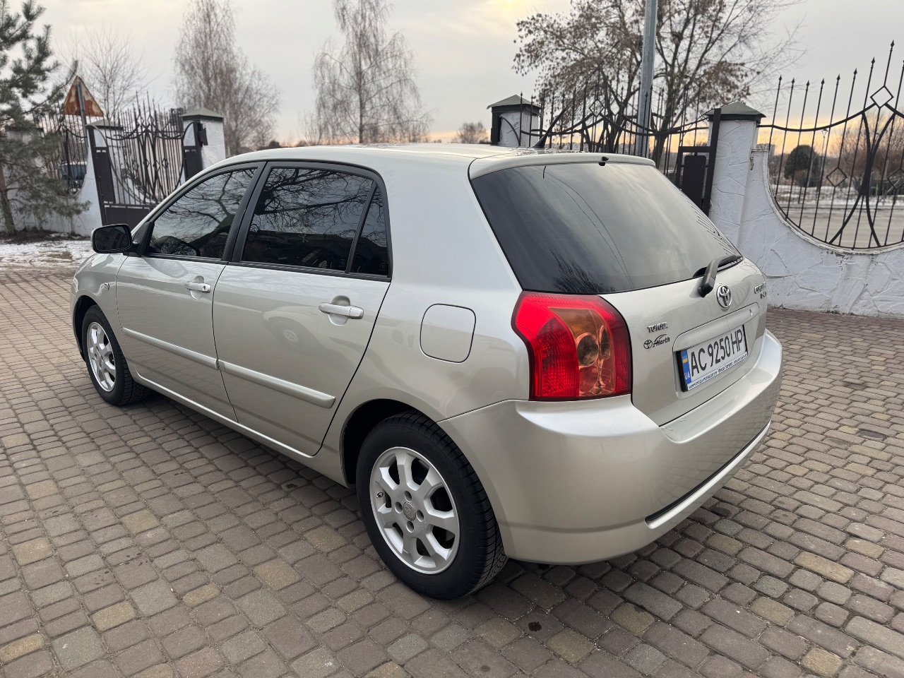 Toyota Corolla - фото 4