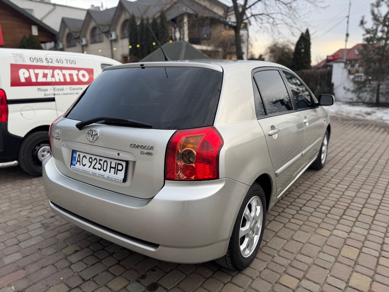 Toyota Corolla - фото 2