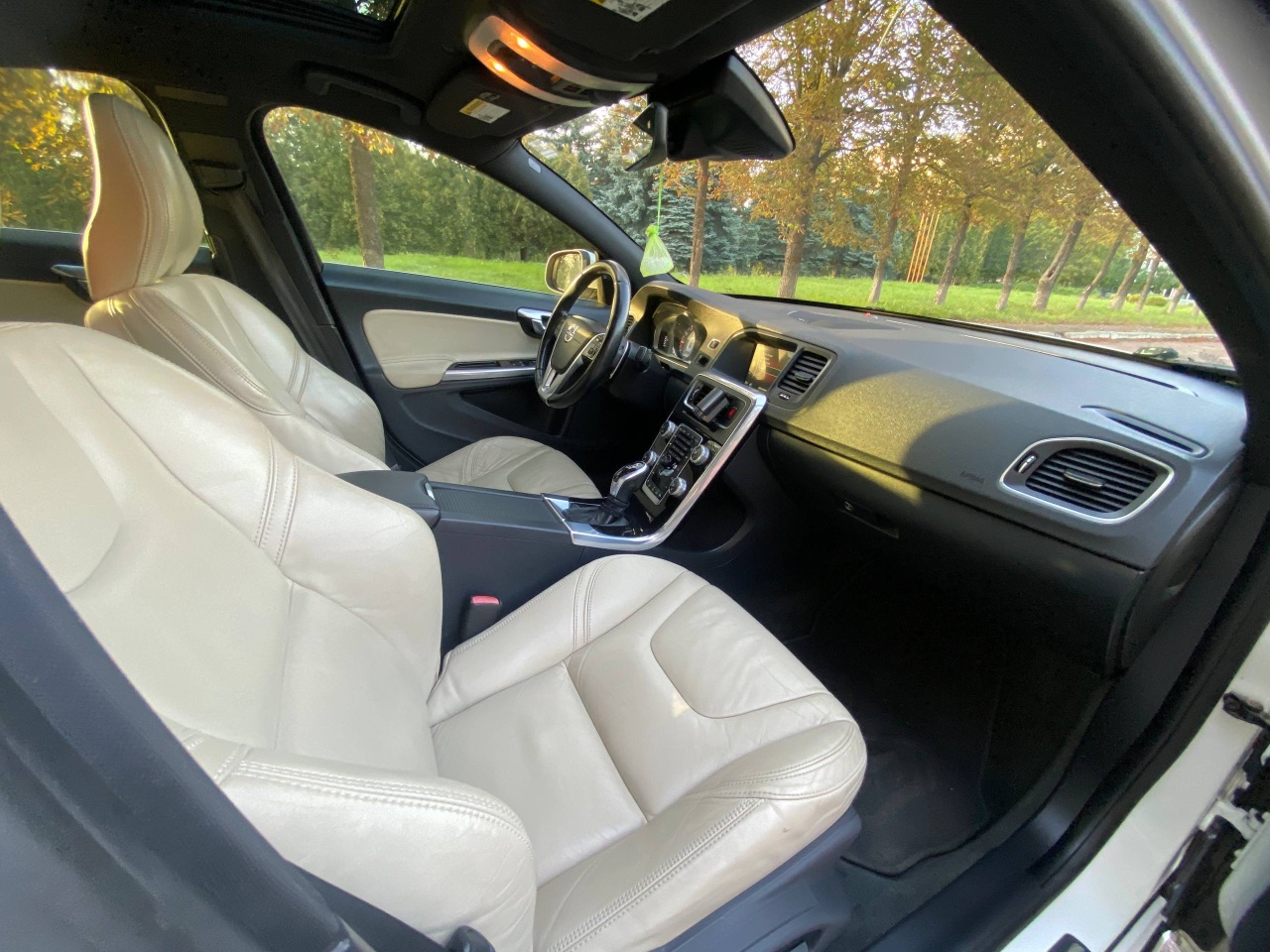 Volvo S60 - фото 13