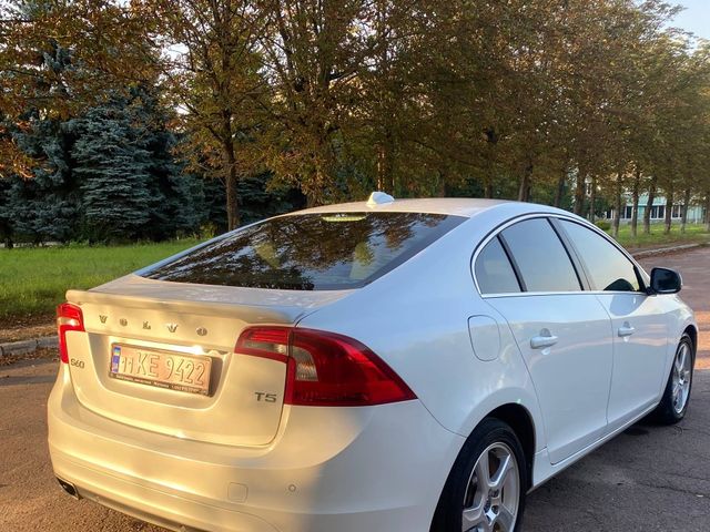 Volvo S60 - фото 4