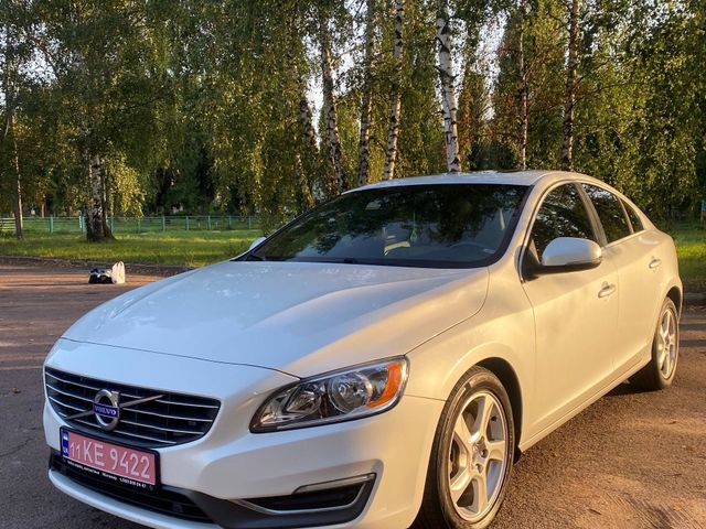 Volvo S60 - фото 1