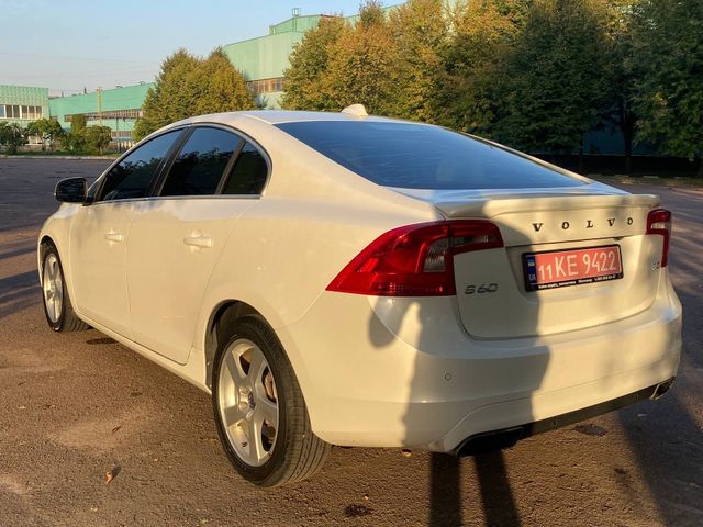 Volvo S60 - фото 3