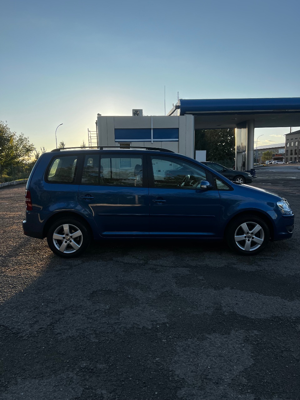 Volkswagen Touran - фото 2