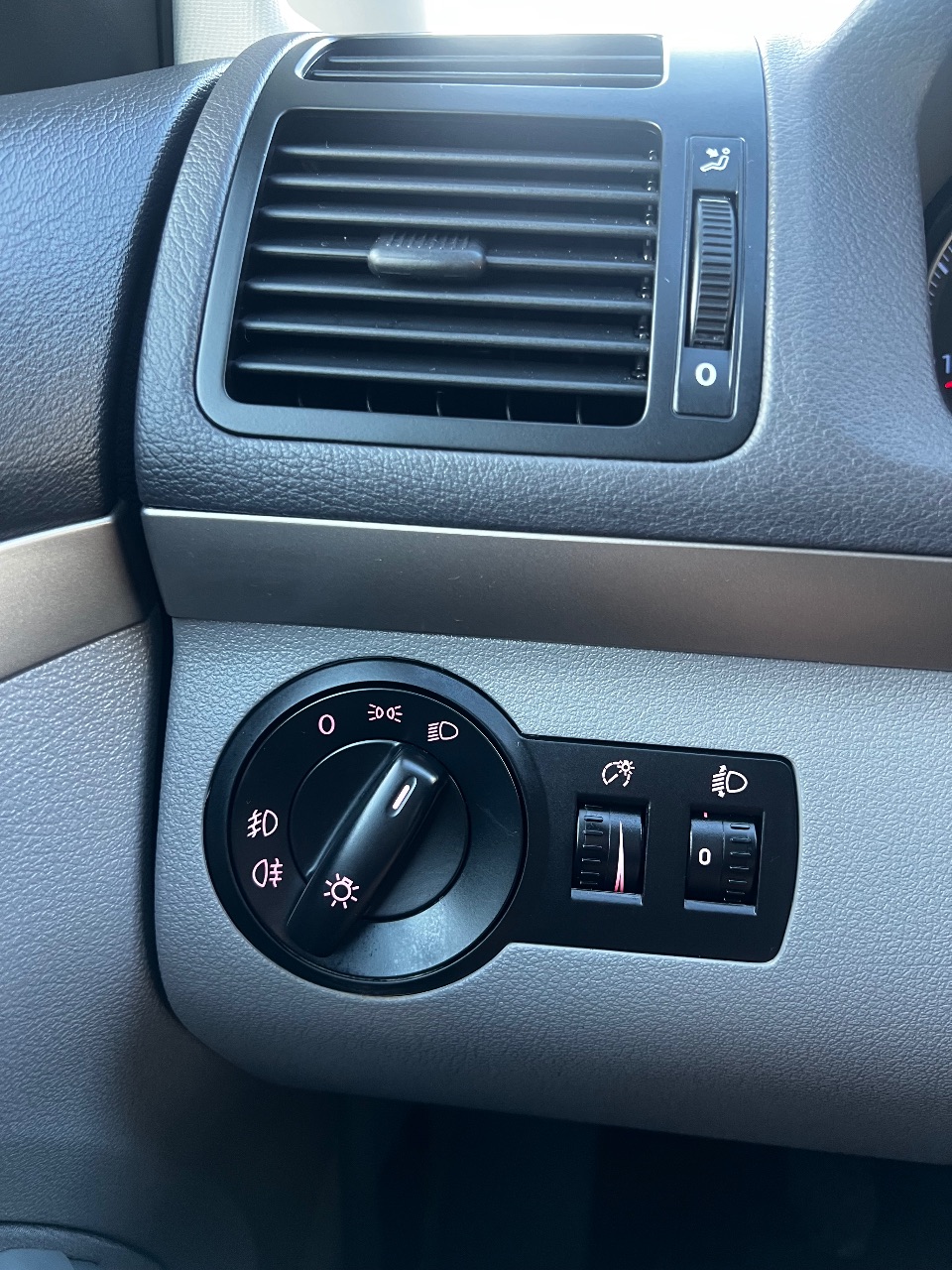 Volkswagen Touran - фото 15