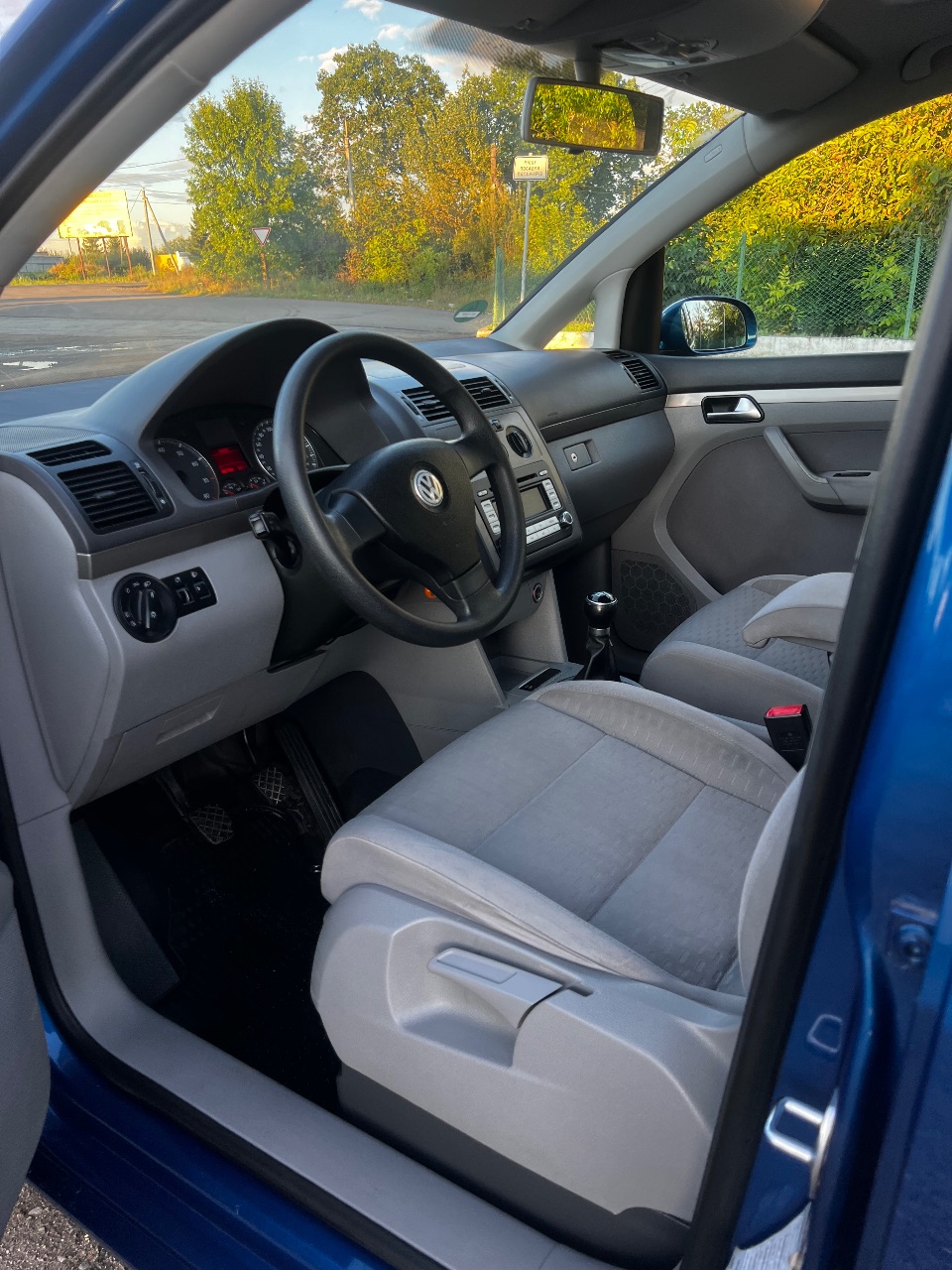 Volkswagen Touran - фото 8