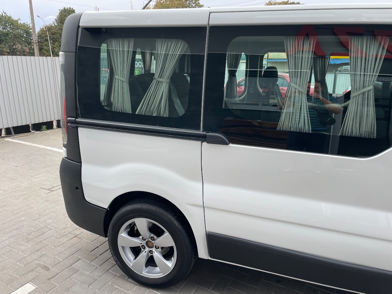 Renault Trafic - фото 14