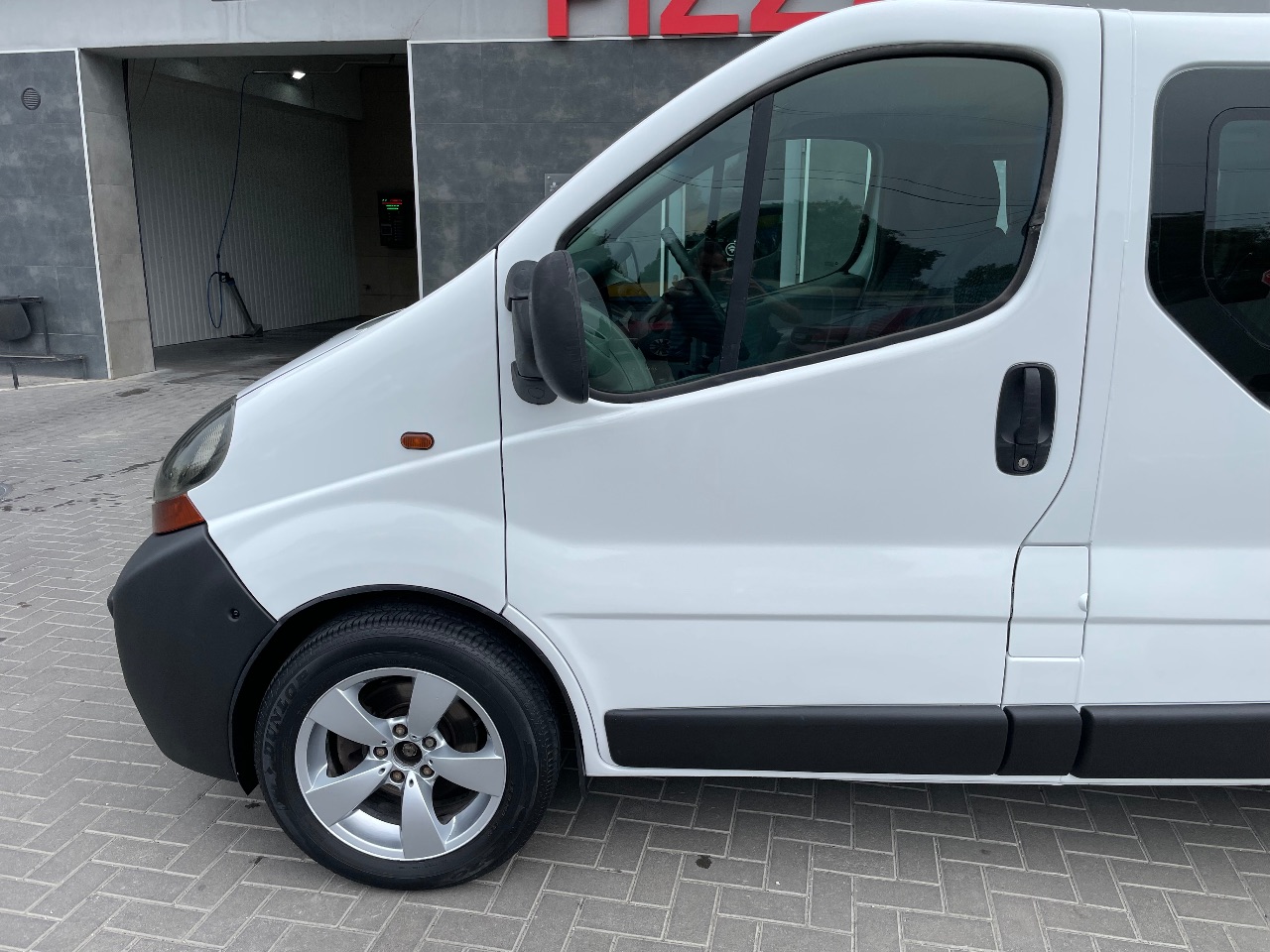Renault Trafic - фото 7