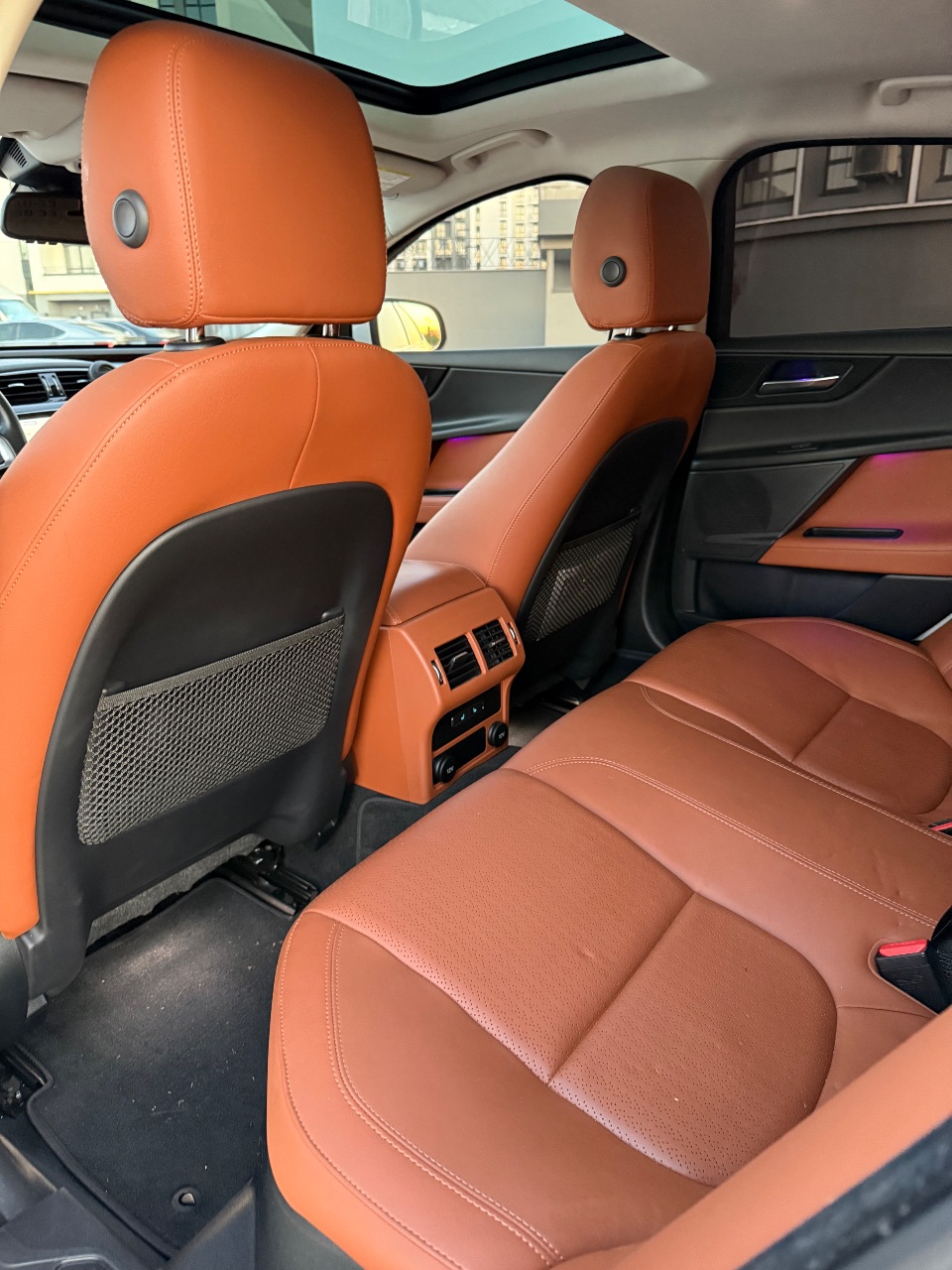 Jaguar XE - фото 16